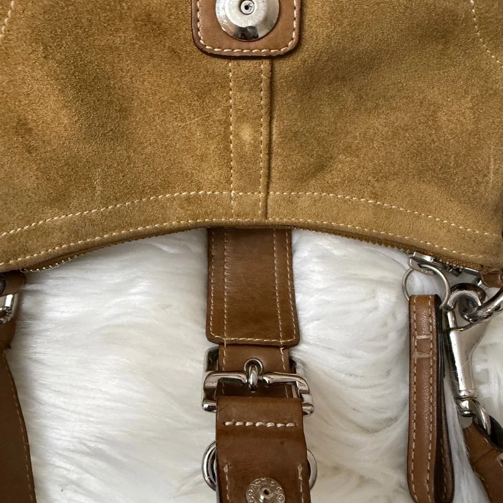 Vintage Coach Hampton Demi Buckle Suede Bag 7558